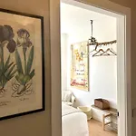 Retreat,ac,pool,ev Car Apartman *
